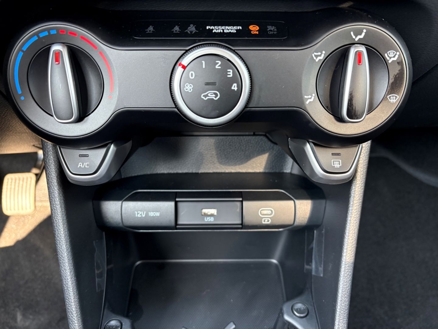 Fahrzeugabbildung Kia Picanto Vision Verkehrszeicherk Rückfahrkamera A