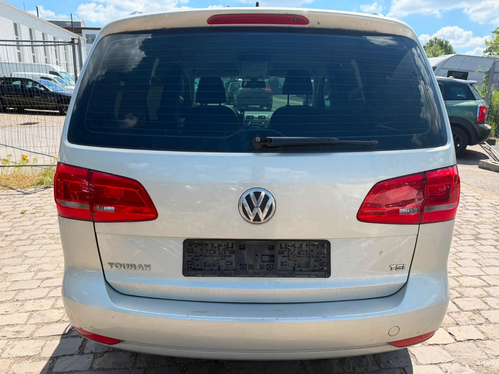 Volkswagen Touran 2012 — photo 8