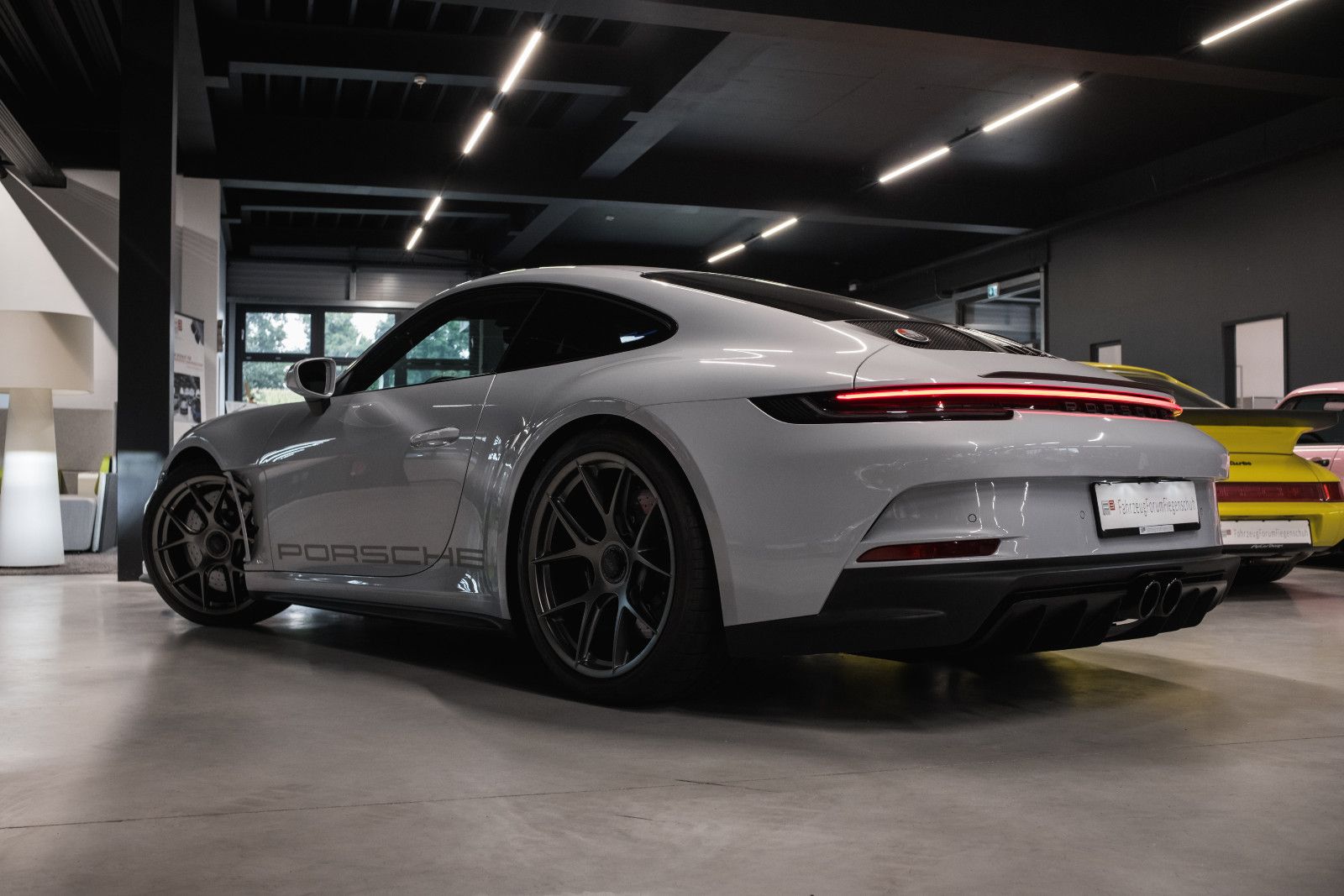 Fahrzeugabbildung Porsche 992/911 S/T - Lift - 90Ltr.Tank - BOSE - RKamera