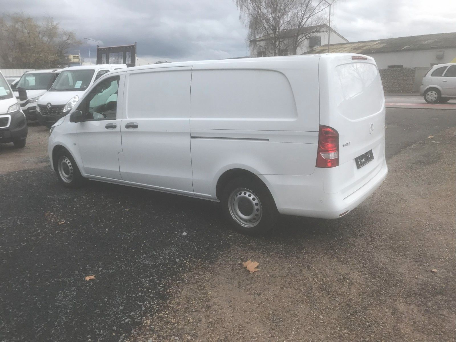 Fahrzeugabbildung Mercedes-Benz Vito Kasten 114 RWD extrala,Automatic,90910Km