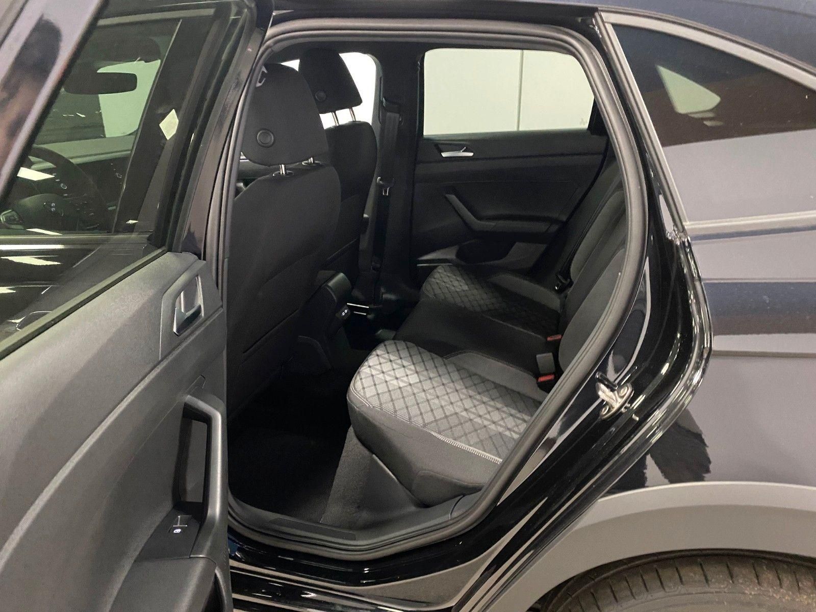Fahrzeugabbildung Volkswagen Taigo 1.0 TSI DSG R-Line+MATRIX+iQ Light+ACC+App