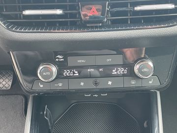 Skoda Fabia IV 1.0 MPI Tour *2xPDC*Bi-LED*CAM*DAB*TEL*