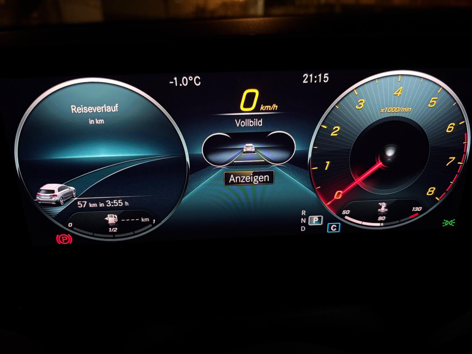 Mercedes-Benz A 250 4M*AMG*LED-NIGHT-CARPLAY*PDC*SPURA*SHZ