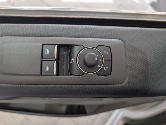Ford Tourneo Custom 2.0 EcoBlue  L1 Titanium
