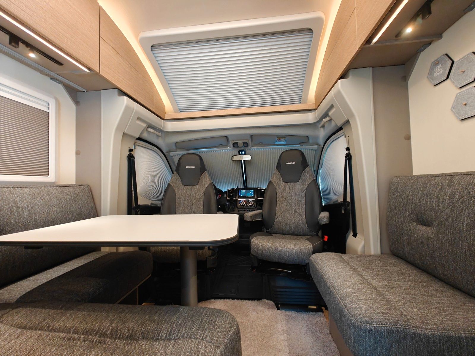 Fahrzeugabbildung Bürstner Campeo TD 660 - Combi 6DE, Lithium, Solar, Luft