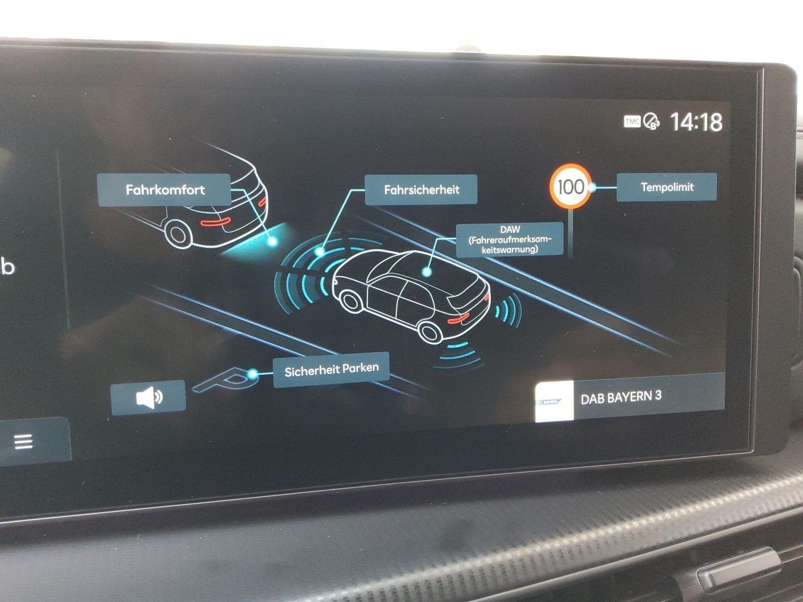 Hyundai Santa Fe MY25 1.6 TGDi HEV 4WD BLACKLINE HuD/BOS