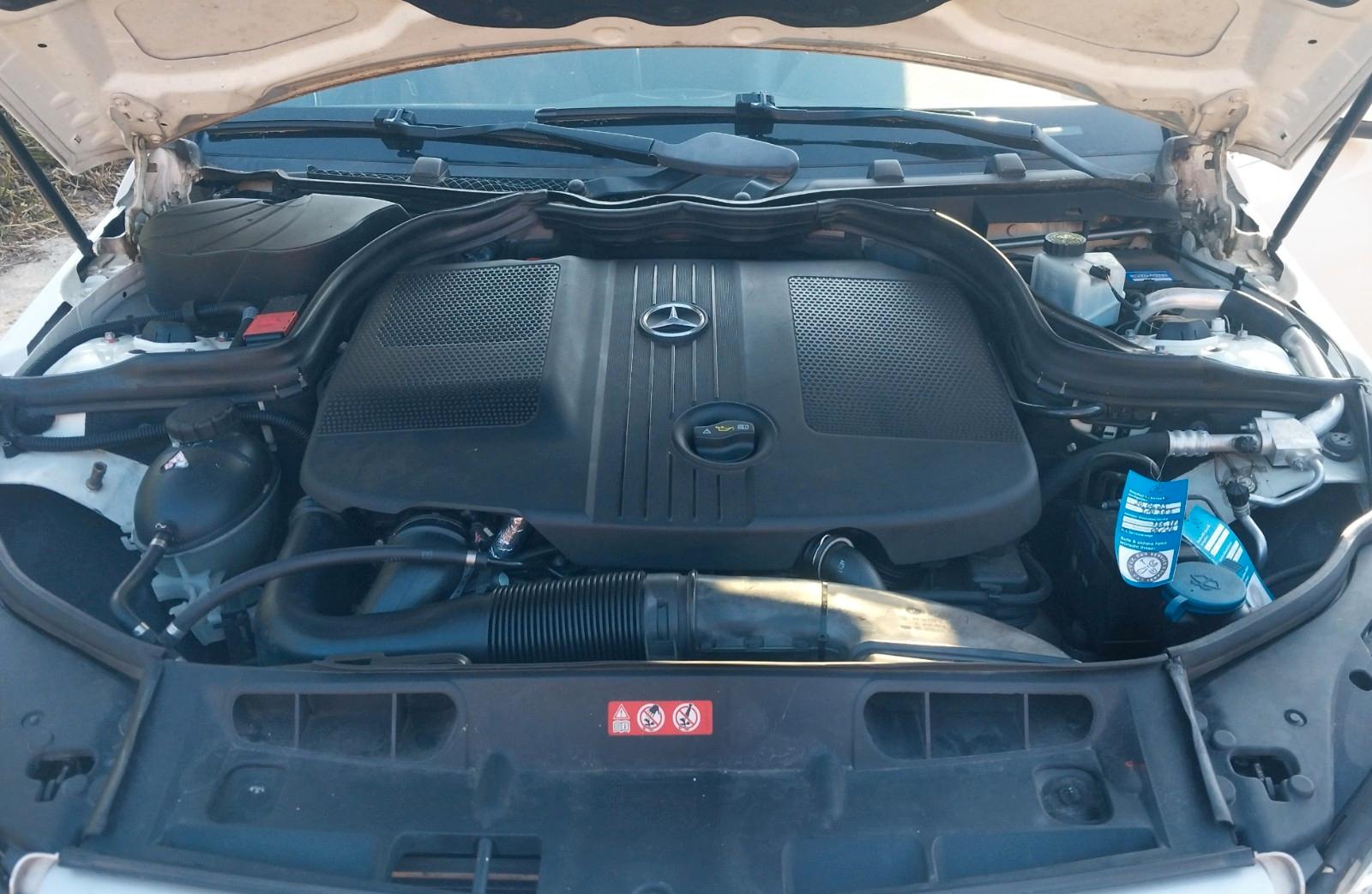 Mercedes-Benz 220 2011 — photo 8