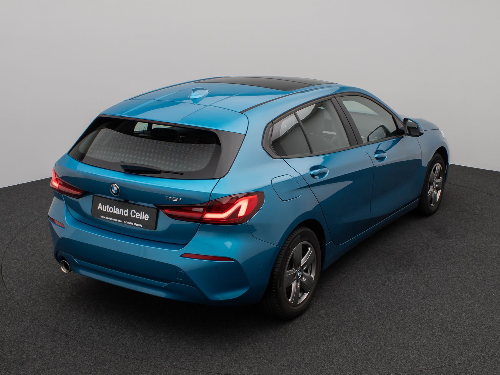 Fahrzeugabbildung BMW 118i Panorama Kamera Lenkrhzg DAB Komfort Sport