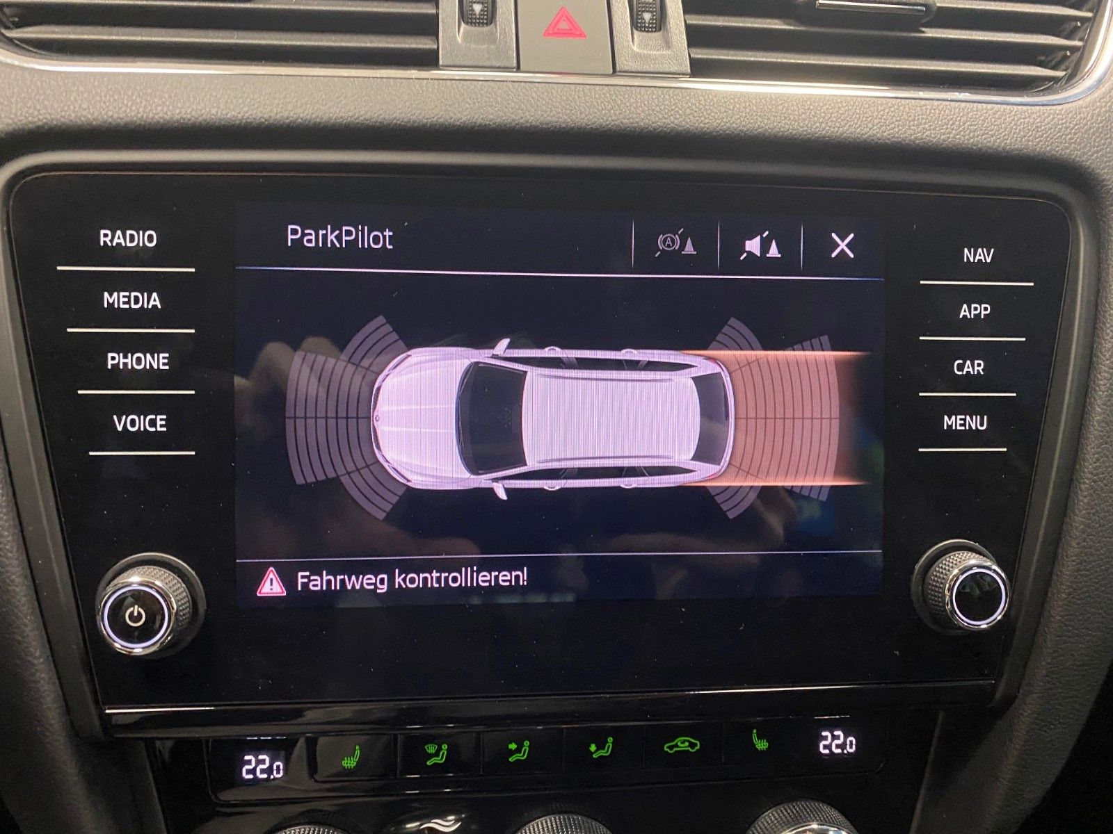 Fahrzeugabbildung SKODA Octavia 1.4 TSI Ambition Combi+NAVI+TEMPOMAT+SHZ