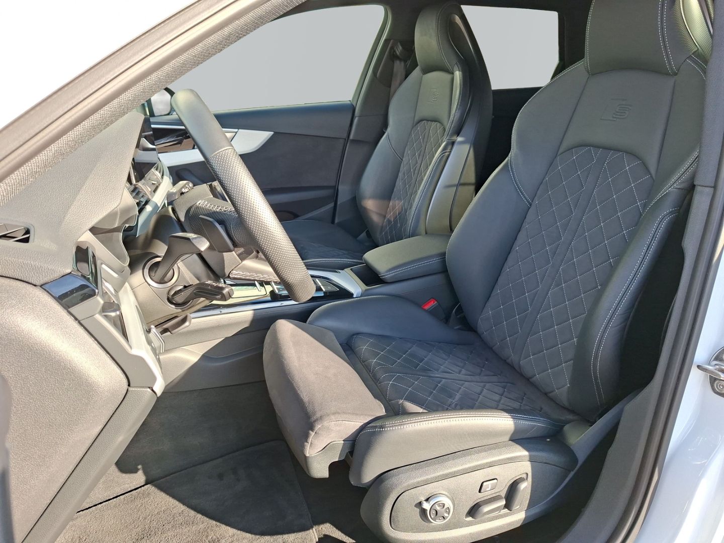 A4 Avant quattro S line *S-Sitze*AHK*PANO*