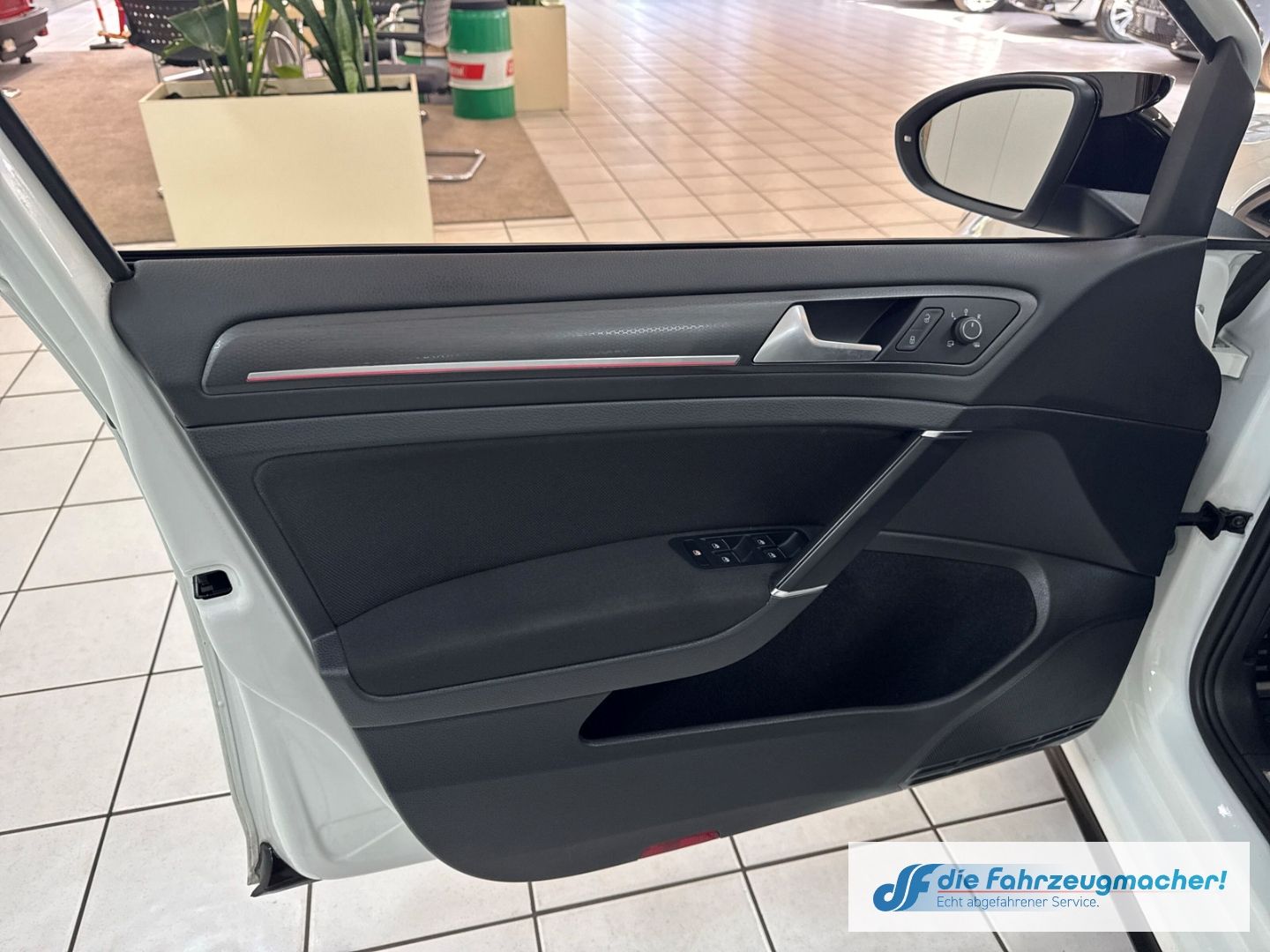 Fahrzeugabbildung Volkswagen Golf VII GTI DSG TOP-Panodach Navi VOLL-LED ACC