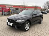 Jaguar F-Pace 2.0 TwinTurbo KAT Pure AWD - Jaguar F-Pace: Pure