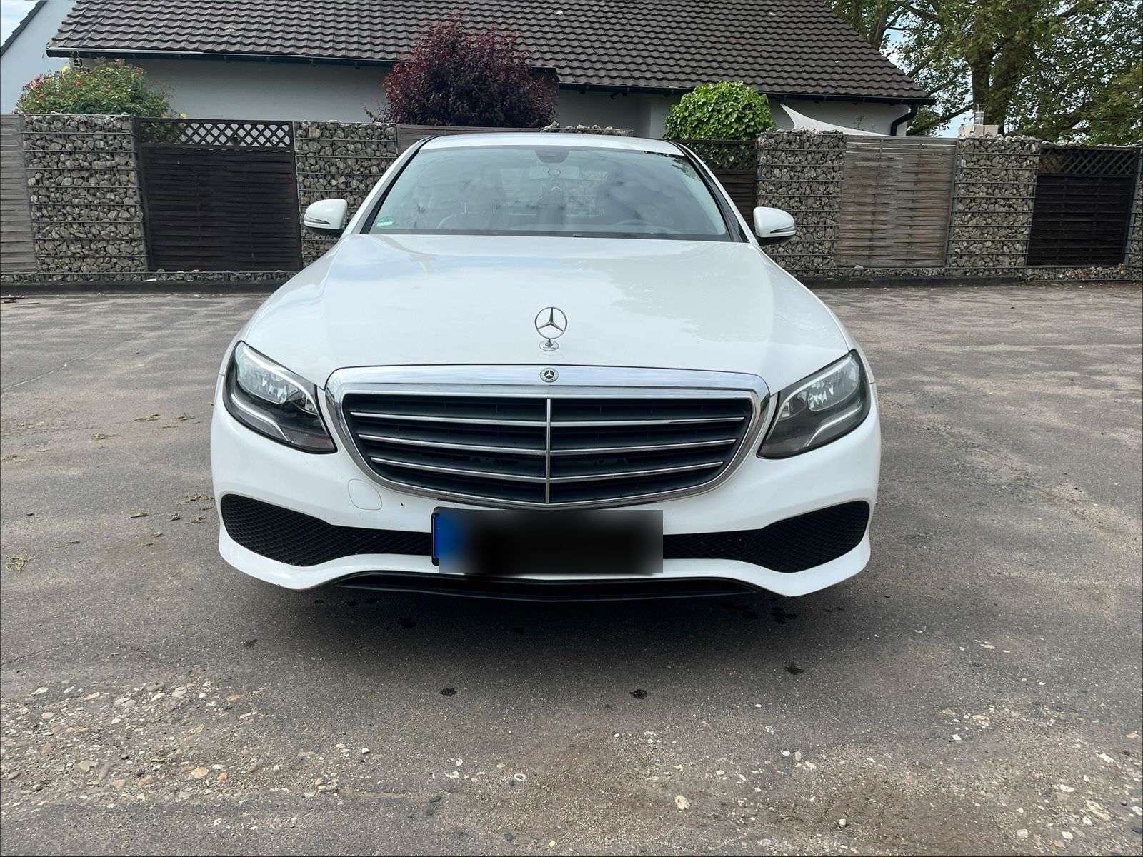 MERCEDES-BENZ Mercedes-Benz E 200 d Avantgarde Limousine...