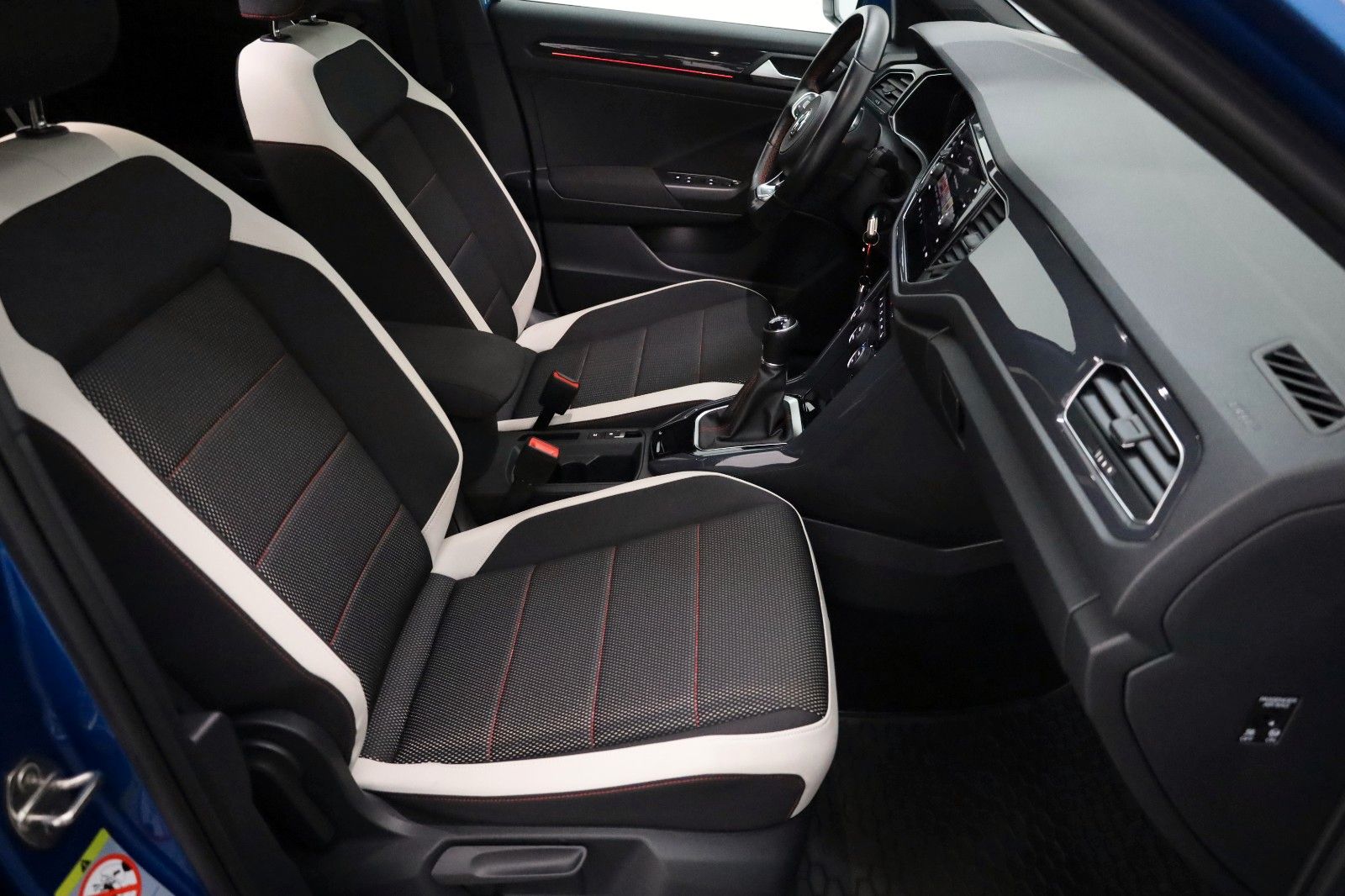 Fahrzeugabbildung Volkswagen T-Roc Sport Navi,LED,SH,Kamera,ACC,App Connect