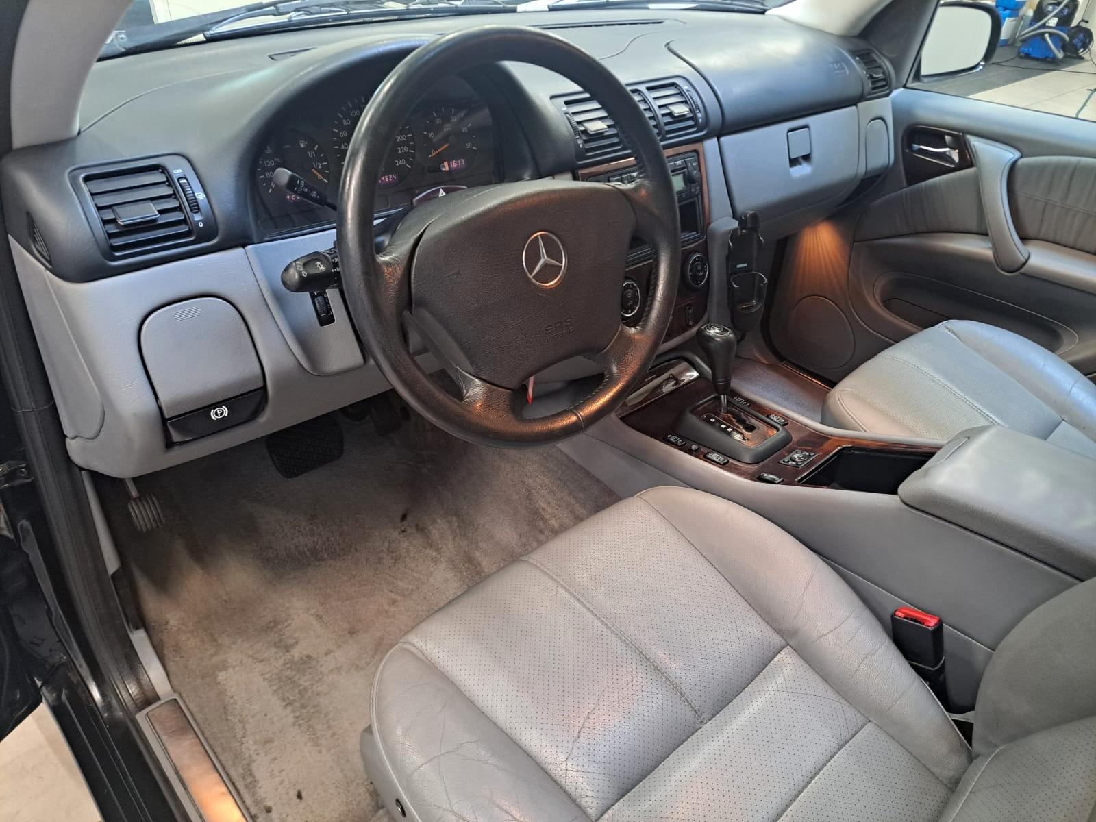 Mercedes-Benz ML270 2004 — photo 9