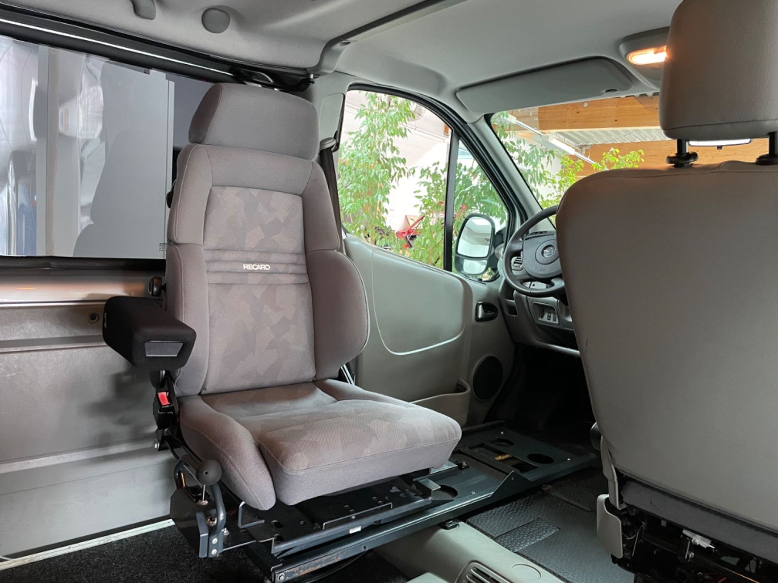 Fahrzeugabbildung Opel Vivaro Kombi L1H1 2,9t Aktivfahrer Behindertenge