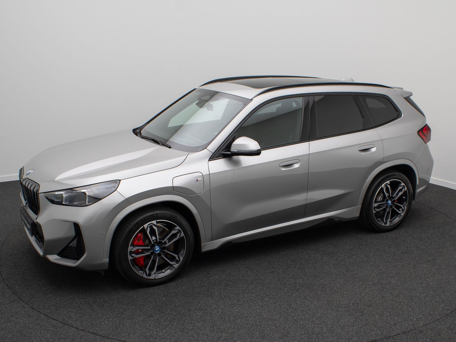 Fahrzeugabbildung BMW X1 xD30e MSport 360&deg;H/K Panorama AHK HUD DAB 19"