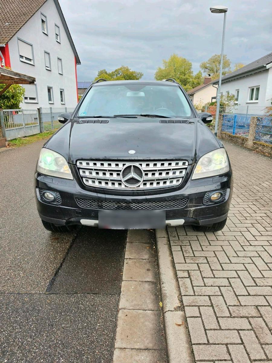 Mercedes-Benz ML420 2007 — вигляд ззаду