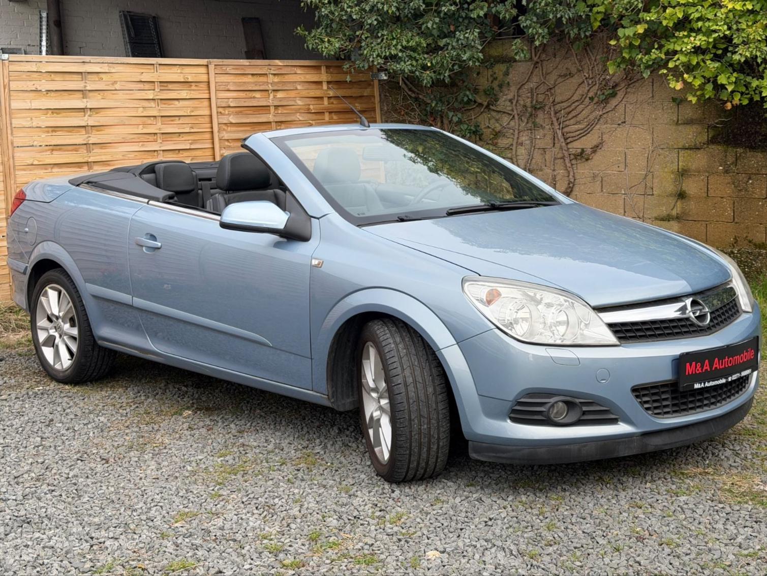 Opel Astra H Twin Top*LEDER*PDC*KLIMA*SHZG*MFL*TEMPO*