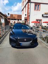 Jaguar XE D180 R-DYNAMIC SE  - Jaguar XE: R Dynamic Se