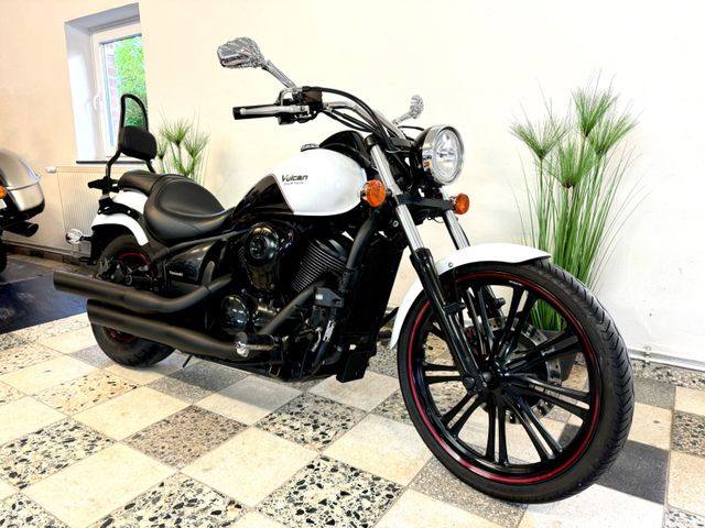 Kawasaki VULCAN 900 Custom BLACK EDITION 1. Hd. + Hdl.