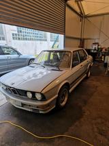 BMW E28 M535iA - BMW: E28