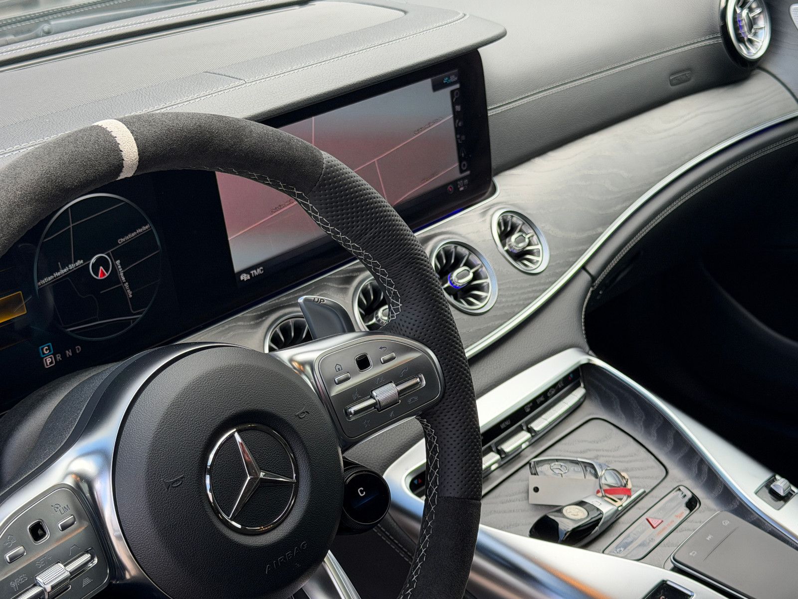 Fahrzeugabbildung Mercedes-Benz AMG GT 4 /43 4Matic+/AERO/V-8STYLING/360KAM/