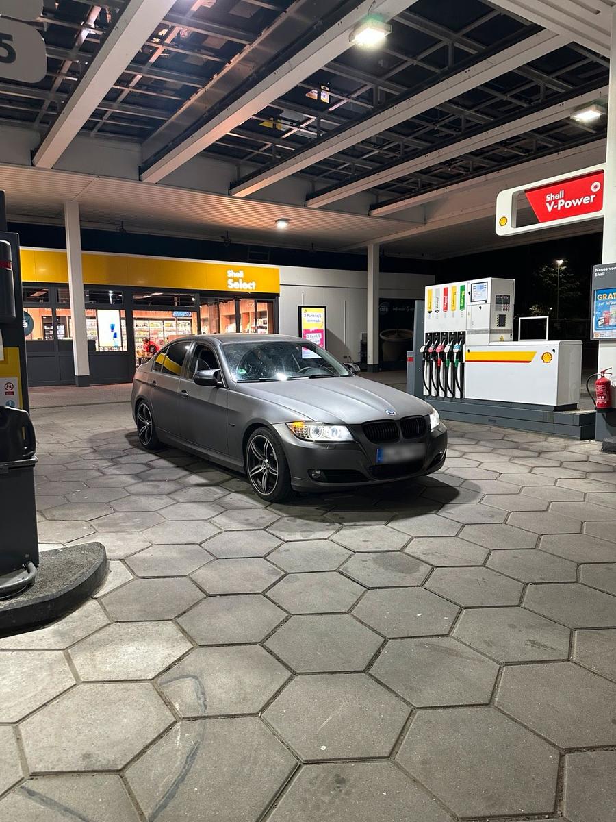 BMW 320