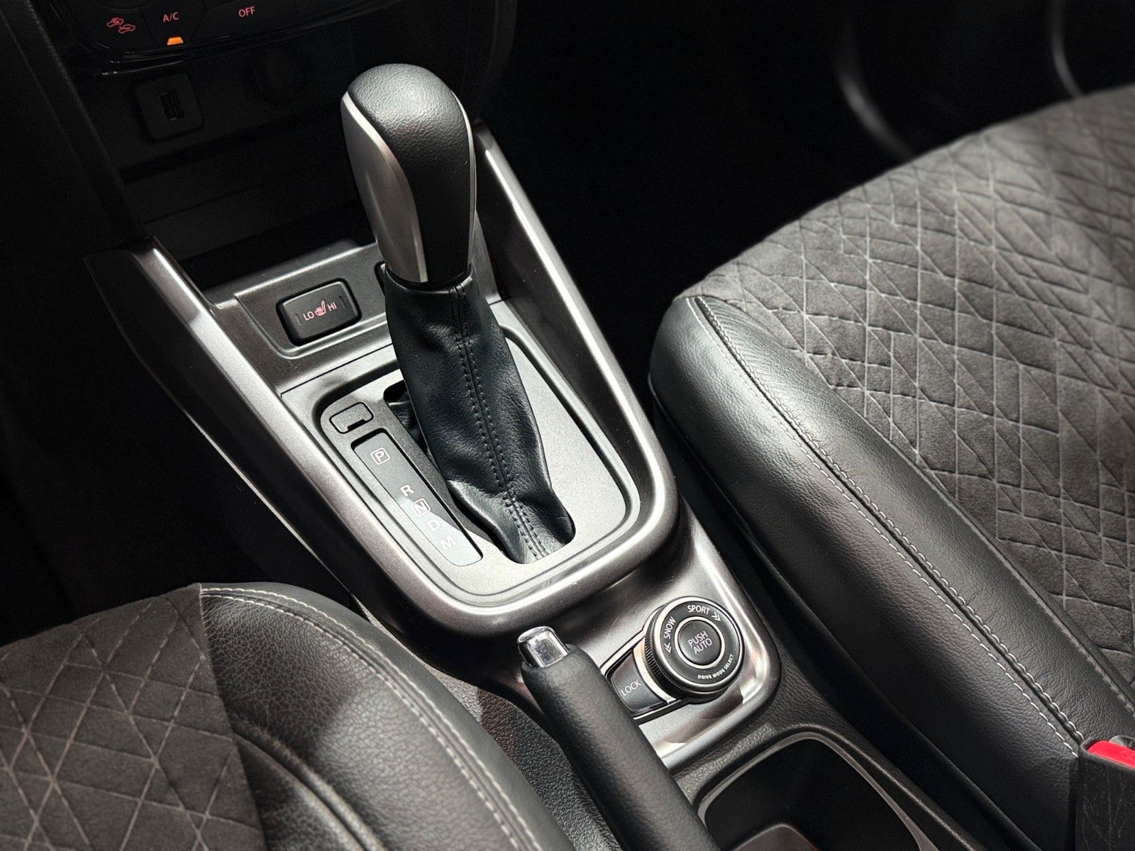 Fahrzeugabbildung Suzuki Vitara 1.4 BOOSTERJET Hybrid Comfort+ 4x4 Autom.