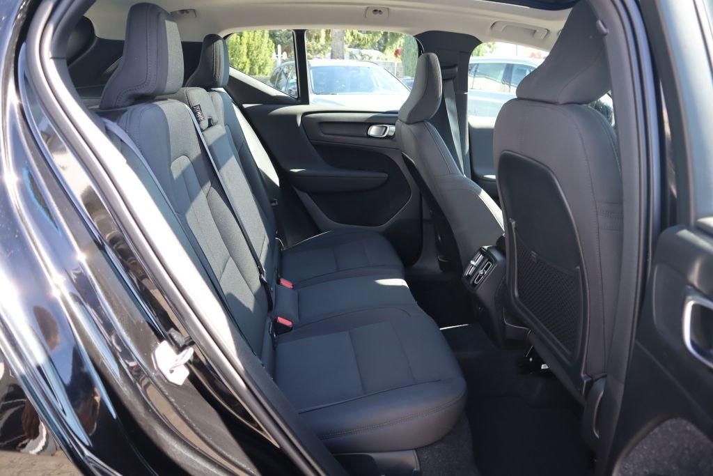 Volvo XC40 T3 Momentum Pro |PANORAMA|R-KAMERA|NAVI|