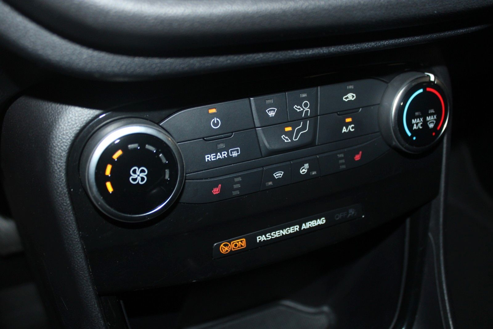 Fahrzeugabbildung Ford Puma MHEV Titanium AHK LED NAVI CAM WinterPaket