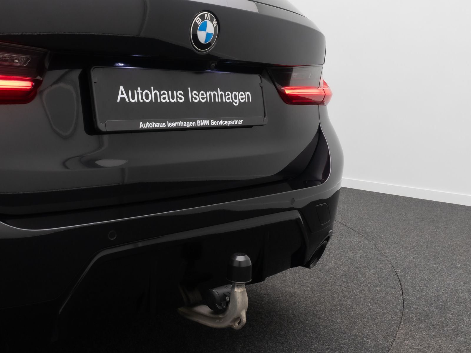 Fahrzeugabbildung BMW 330i M Sport HUD Panorama DAB HiFi AHK 19Zoll