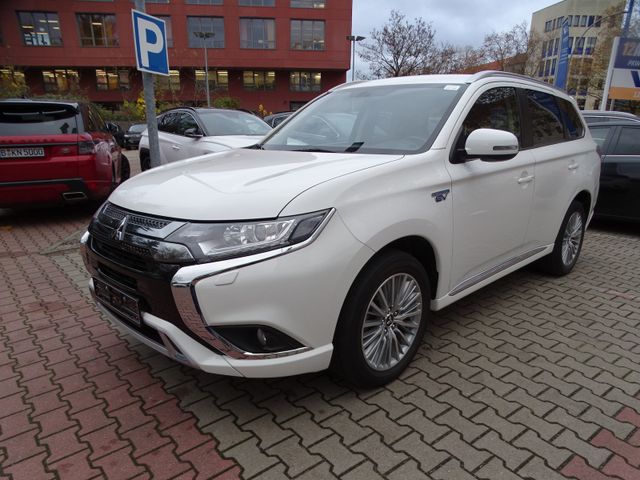 Mitsubishi Outlander 2.4 PHEV Basis 4WD Automatik