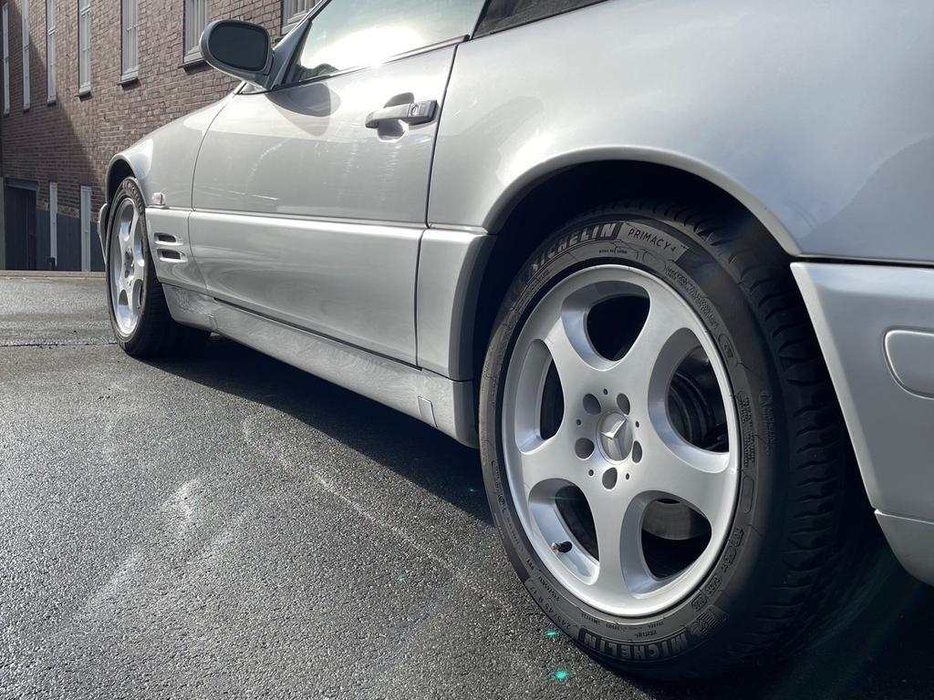 Mercedes-Benz SL 320