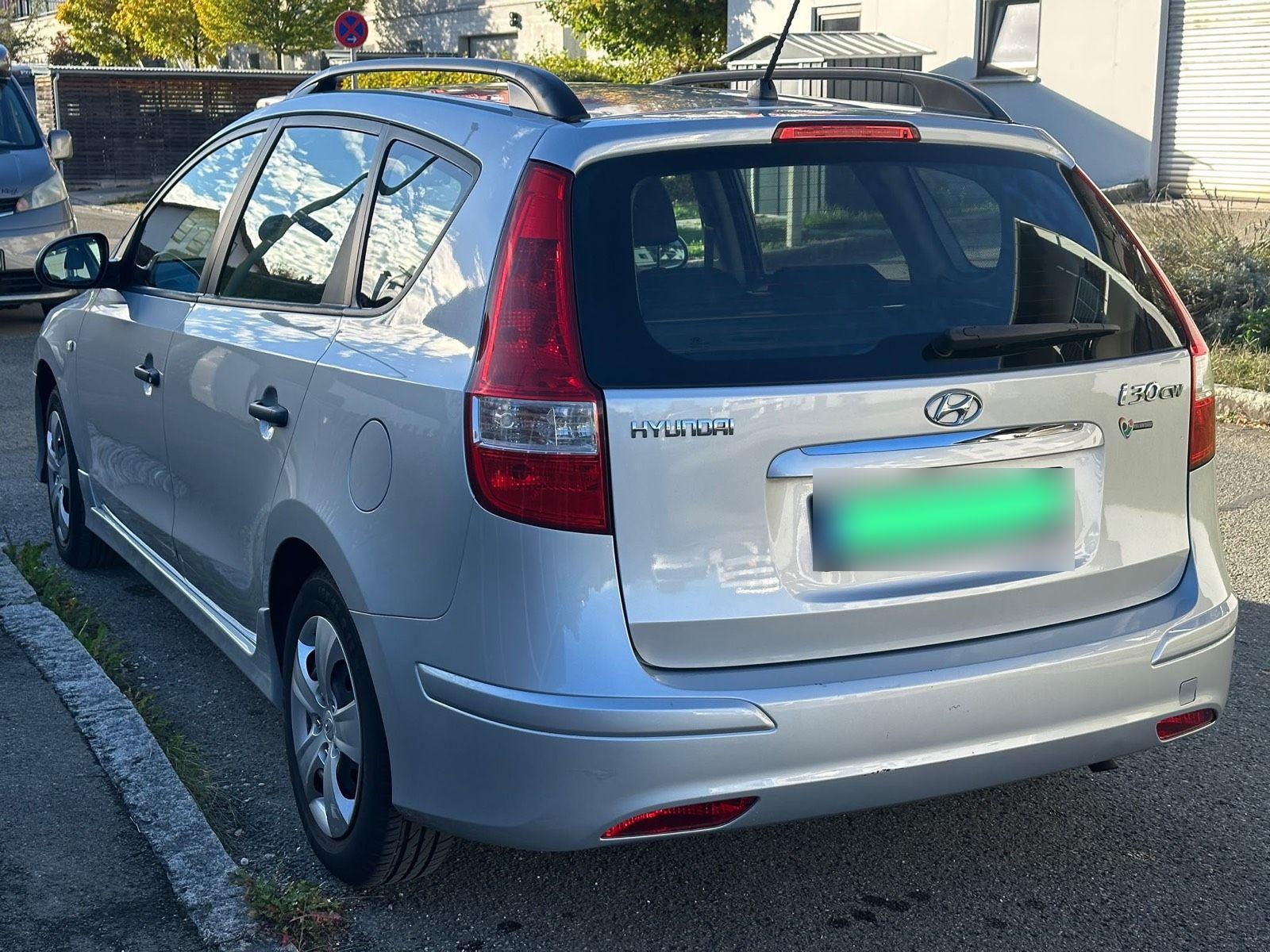 Hyundai i30 2010 — rear view