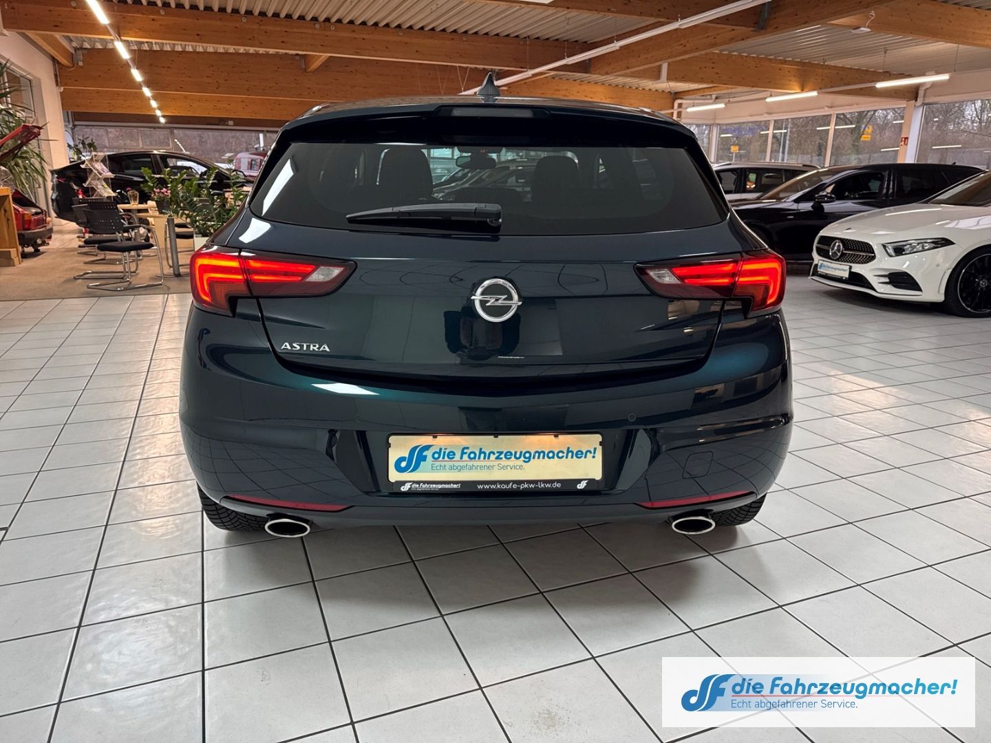 Fahrzeugabbildung Opel Astra K Dynamic Start Stop Apple CarPlay Android