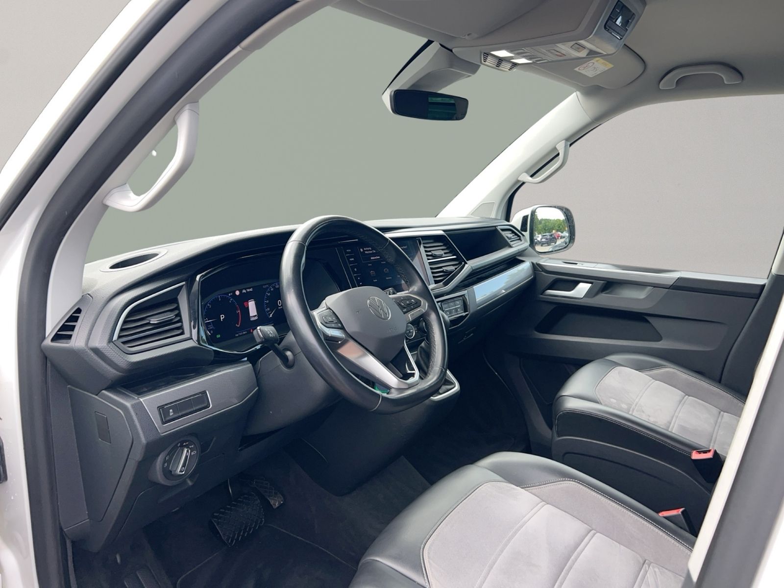 T6.1 Multivan Highline 2.0 TDI 4Motion, Navi, Zu