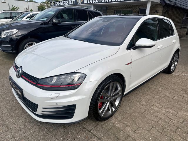 Volkswagen Golf GTI DSG Performance Pano, Kamera, Assist