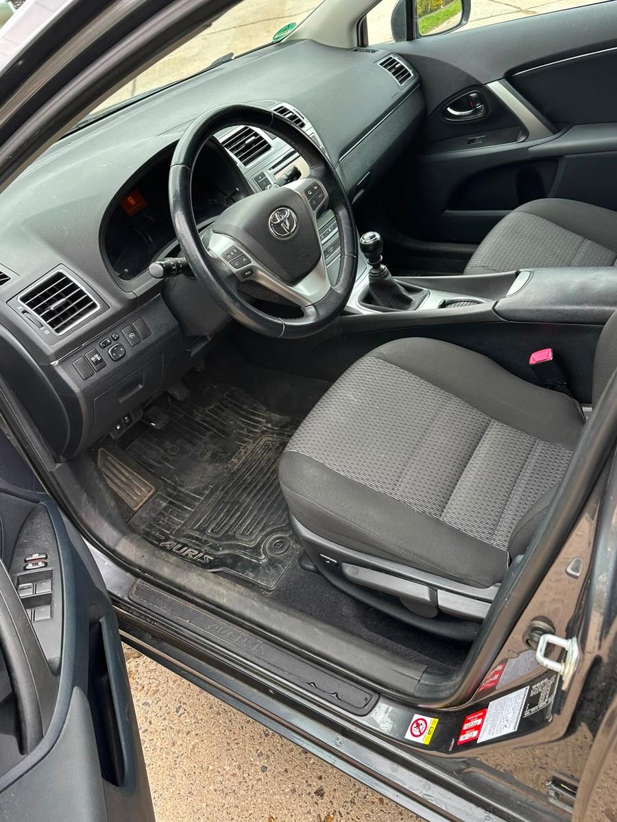 Toyota Avensis 2013 — photo 7