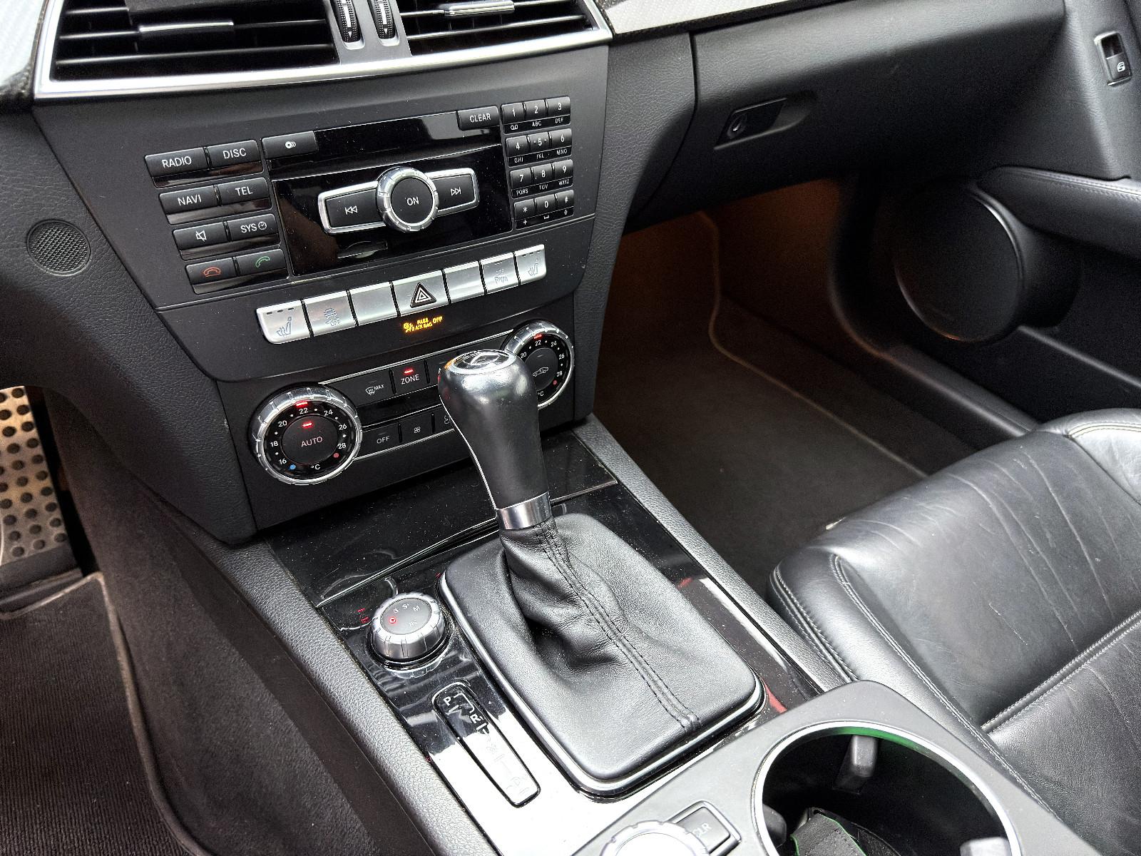 Mercedes-Benz C 63 AMG Performance restylée | 487 ch | BVA | Performance Package | Harman Kardon | Caméra | Toit ouvrant | Inserts carbone
