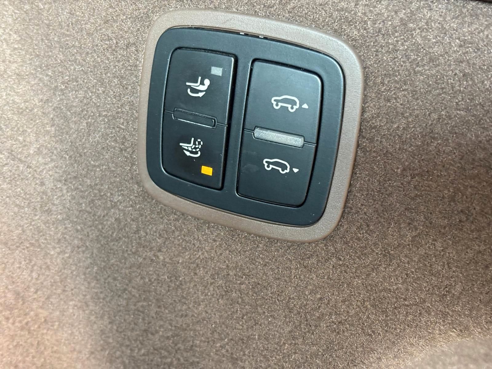 Fahrzeugabbildung Porsche Macan Turbo Scheckheft Porsche Leder exklusive