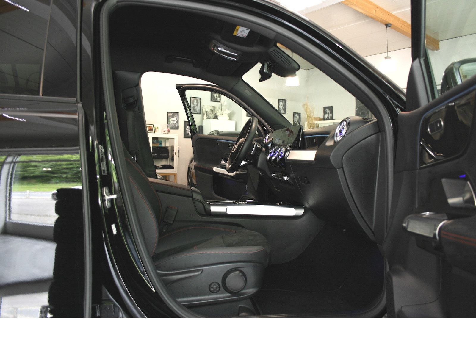 Fahrzeugabbildung Mercedes-Benz GLB 180 AMG Line Plus *Night-Paket *Keyless-GOl*