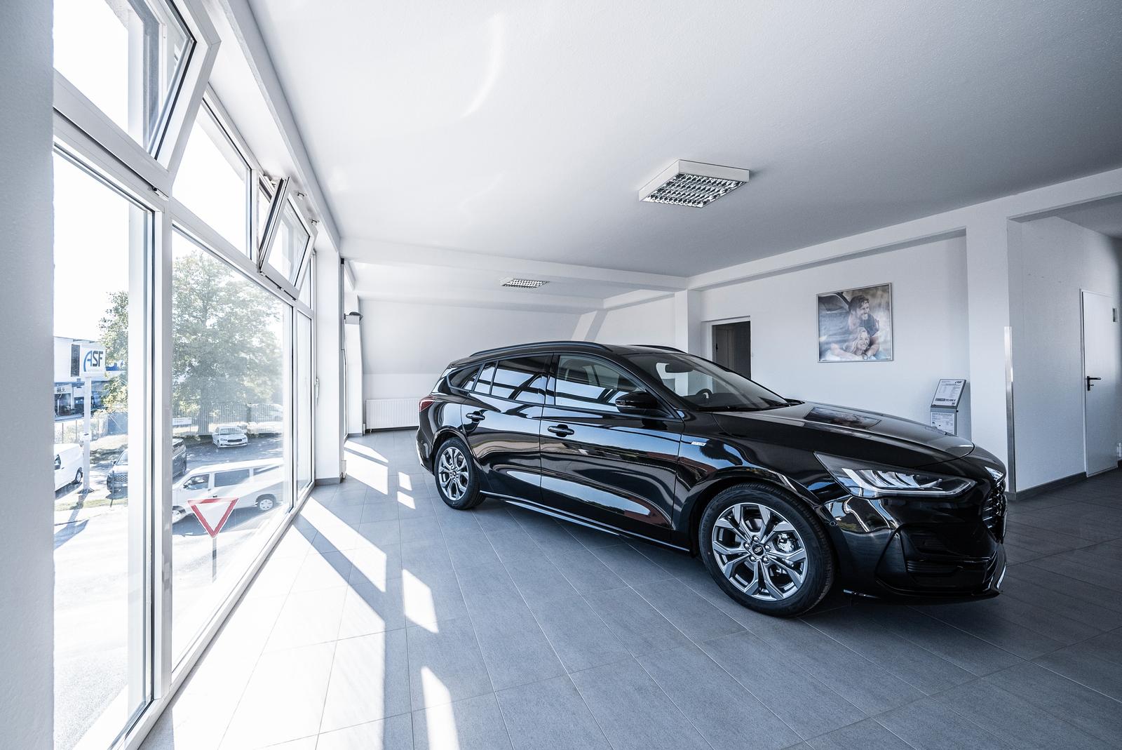 showroom-image-bottom