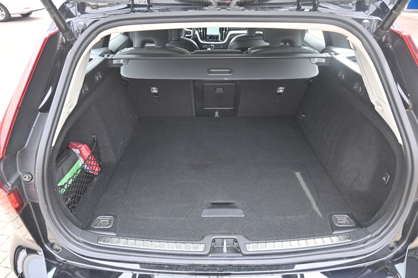 Fahrzeugabbildung Volvo V60Cross Country B4D AWD Plus*FSHZG*ACC*BLIS*AHK