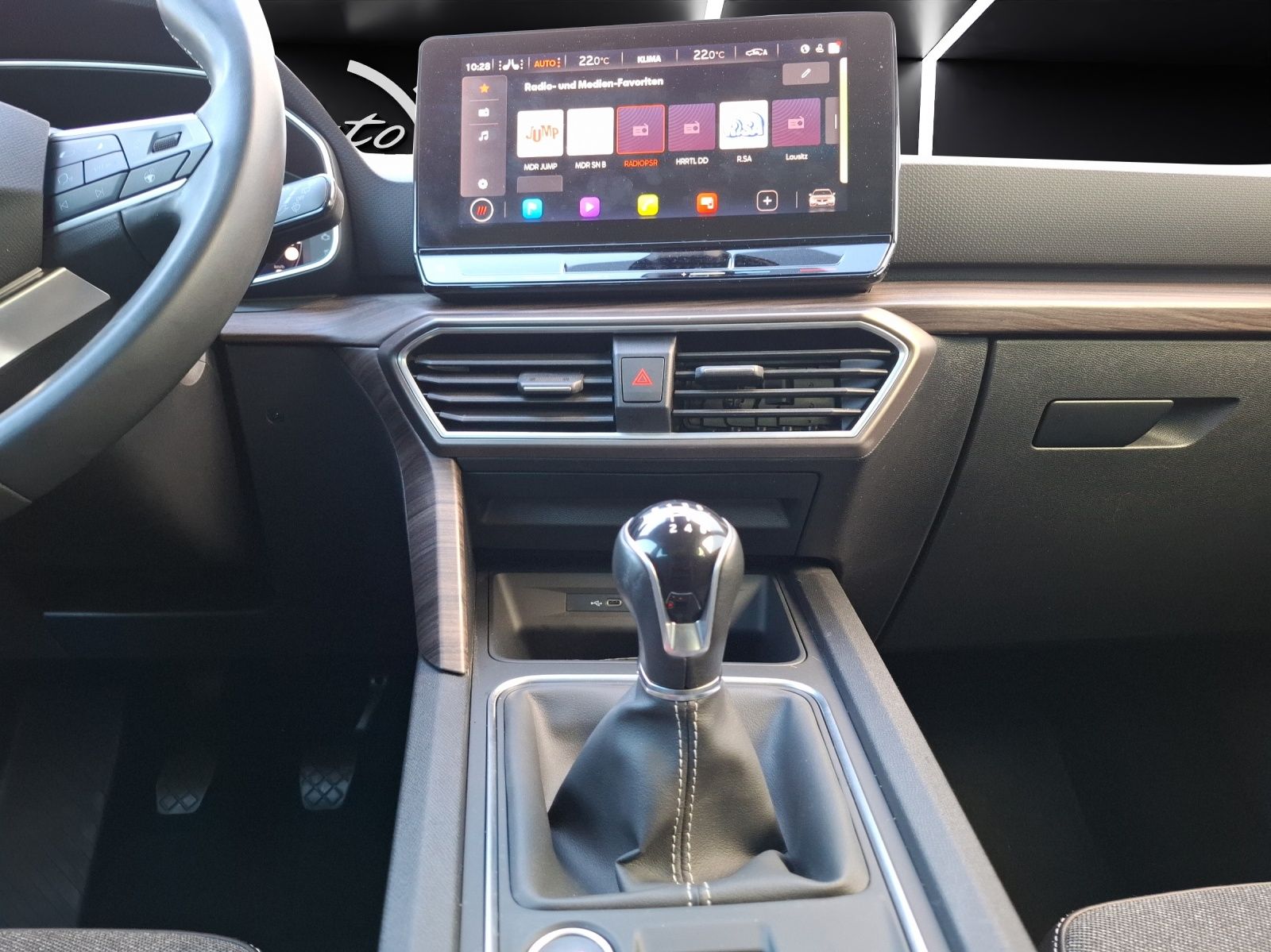 Fahrzeugabbildung SEAT Leon ST TSI Xcellence LED Navi ACC VC PDC SHZ LM