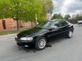 Opel vectra b Automatik mit neue TÜV - Opel Vectra Gebrauchtwagen in Berlin