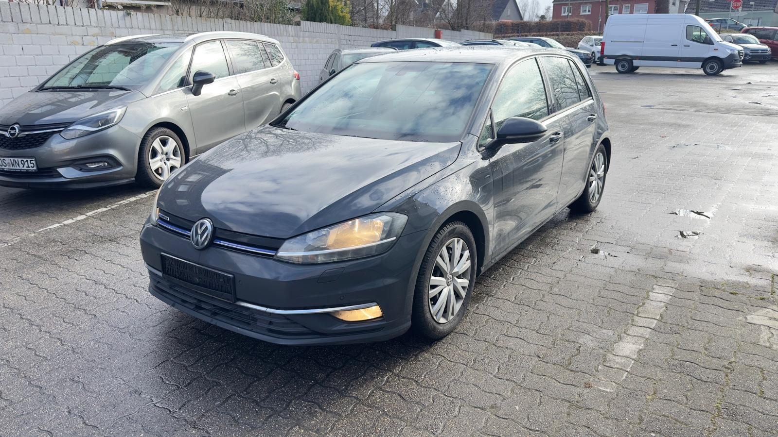 Volkswagen Golf VII Lim. Join BlueMotion / Navi / Alu / PDC
