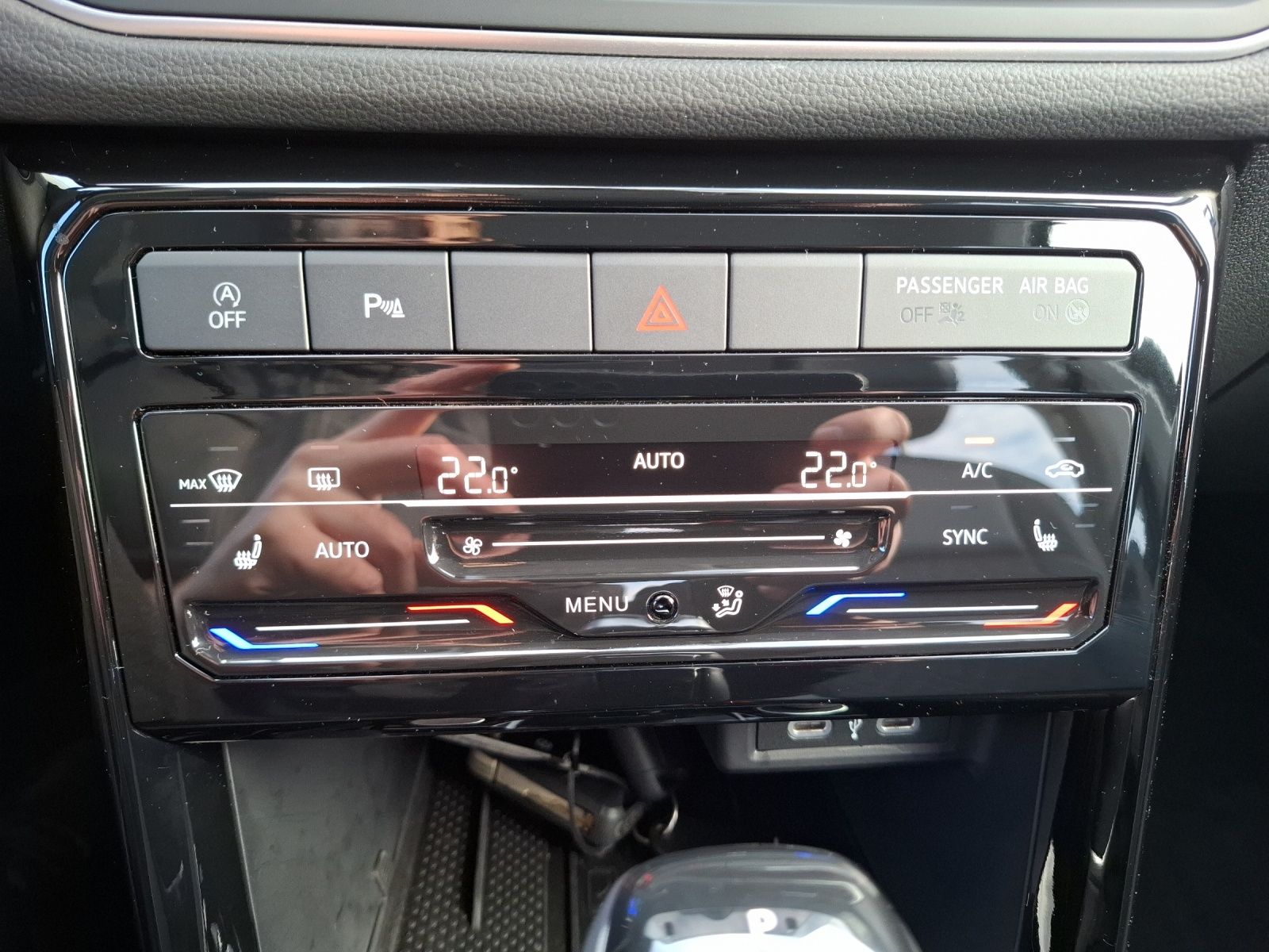 Fahrzeugabbildung Volkswagen T-Cross TSI Goal DSG LED Navi AID ACC RFK SH