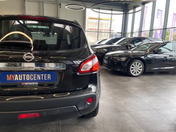 Nissan Qashqai 360 4X4 *PANORAMA*NAVI*TEILLEDER*