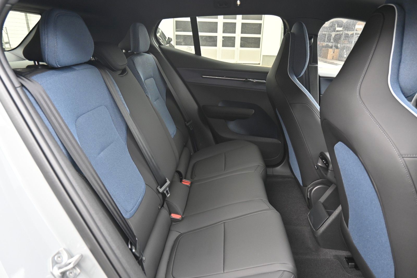 Fahrzeugabbildung Volvo EX30 Single Plus*Winter Paket*Scheibentönung*AHK